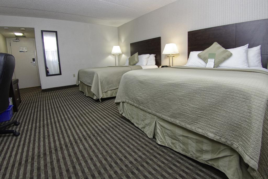 Victoria Inn Hotel & Convention Centre Brandon Room photo